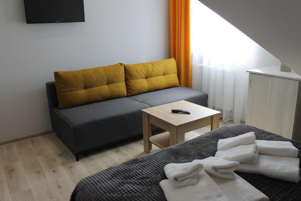 Pokoje Goscinne U Anny Augustów Exterior foto