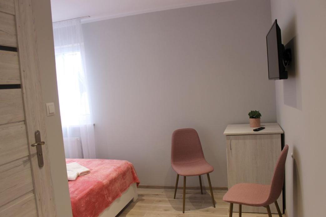 Pokoje Goscinne U Anny Augustów Exterior foto